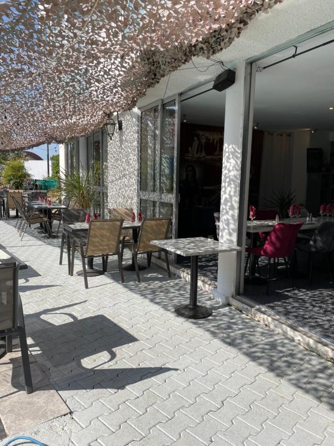 Hotel La Cle Saint-André-de-Sangonis Exterior foto